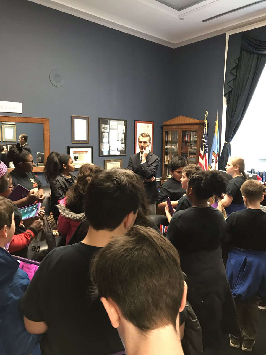 lhboyd_SBTS's tweet photo. Touring the Rayburn building and Capitol building with our 5/6 ambassadors! #TerrasetTigerPride https://t.co/pjabtSPGpy