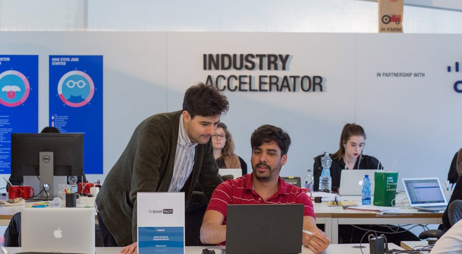 hfarmspa's tweet image. Workshops, meetings with mentors, refinements to the business model canvas, exchange of ideas, doubts and laughs among founders… there’s a vibrant atmosphere in the #HFARMaccelerator pavilion, especially because the Demo Night is in just 3 weeks! ⌛️
#HFARMlife