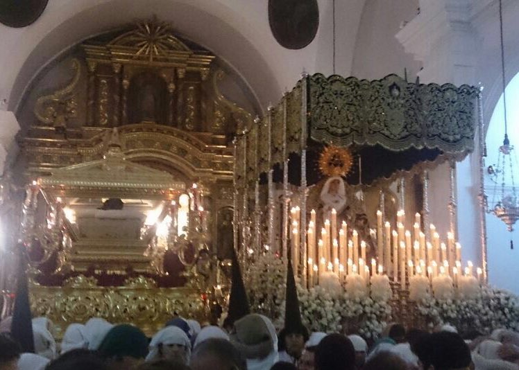 VeracruzVde's tweet photo. Hoy a las 20:30h, tradicional traslado de los pasos de Nuestros Titulares desde la Casa Hermandad hasta la Parroquia de la Purísima Concepción #SemanaSanta18 https://t.co/B9xJopTlSA