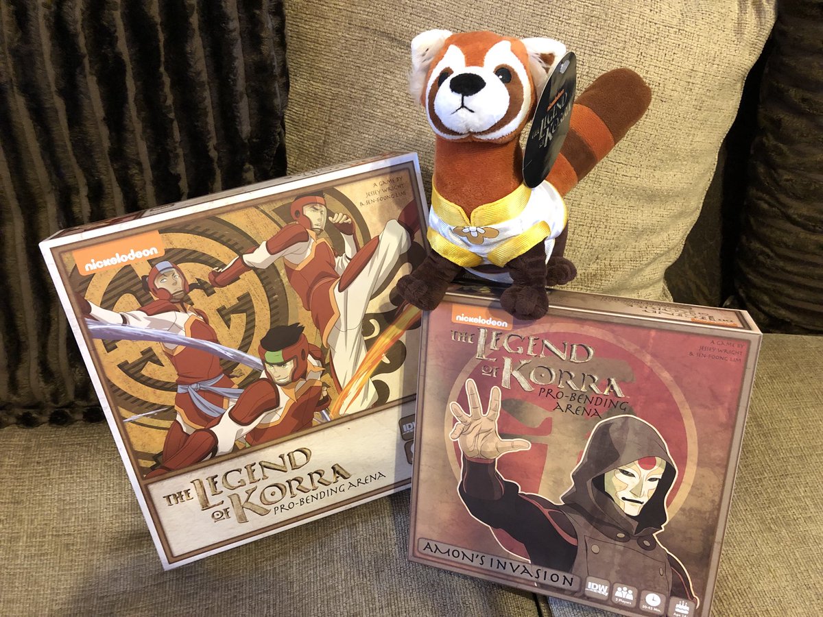 CharlotteOfHall's tweet photo. Look what Pabu found in the post today #TheLegendOfKorra #ProBendingArena @IDWGames https://t.co/oqHVho18Om