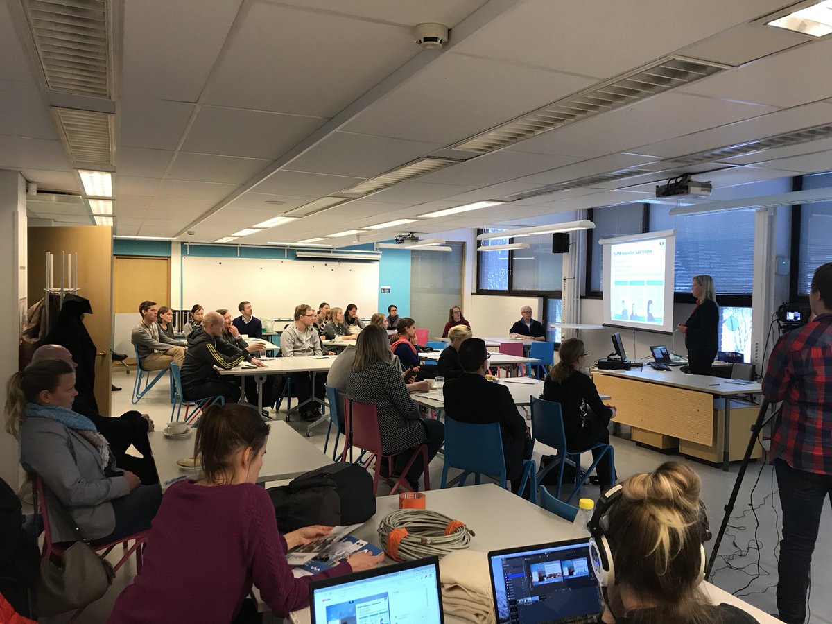 laureauas's tweet image. Tupa täynnä YAMK-infotilaisuudessa Leppävaarassa! Puhumassa @katriojasalo #LaureaMasters