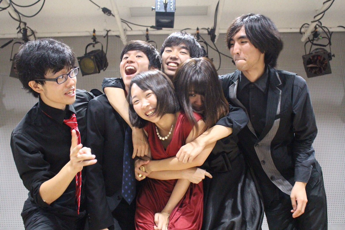 moxy_scs's tweet photo. あしたでーーーー
卒業ーーーー！
(6人中2人しか新社会人にならないバンドの顔) https://t.co/8waswuS5ol