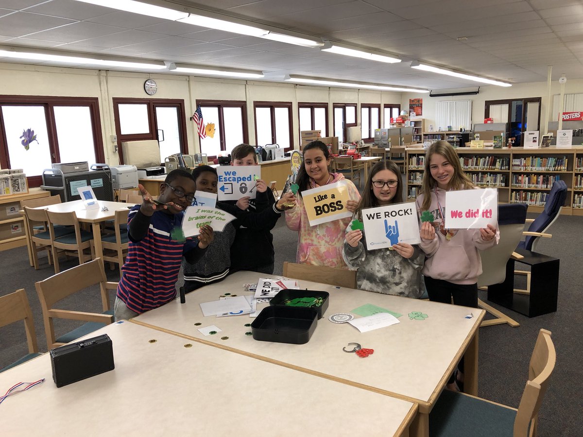 They found the pot of gold!! They worked together and cracked the code! <a href="/SCSD_GMS/">Great Hollow MS</a> @MrsLabuski #breakoutedu #shamrockshenanigans
