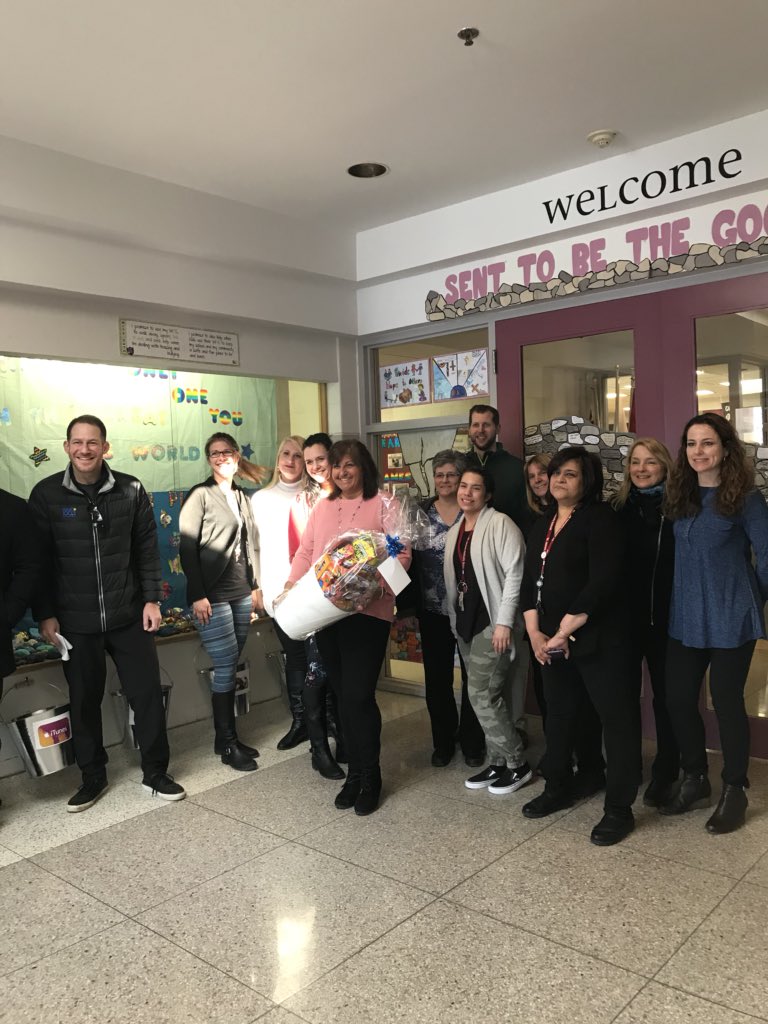 StJamesOCSB's tweet photo. WOW! Exciting day @StJamesFinn Candy Drop from @MAJIC100Ottawa  for our amazing staff! Thank you @StuntmanStu for this SWEET delivery!! #ocsb @OttCatholicSB https://t.co/q7JlfWOXRv
