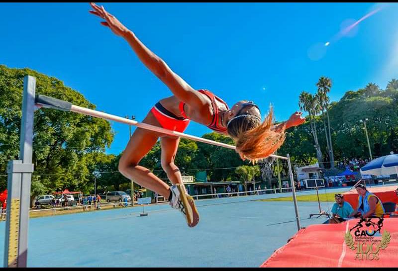 lorenaaires5's tweet photo. Gracias a todos por sus palabras de aliento ,su presencia en la pista y sus cálidos comentarios y mensajes .
Este nuevo récord es no es mío ,es nuestro ,de cada Uruguayo que tira para adelante, siempre sumando con la mejor energía
Muchas GRACIAS 
1.83m. ..y VAMOS POR MÁS! https://t.co/dHFJAVKuWh