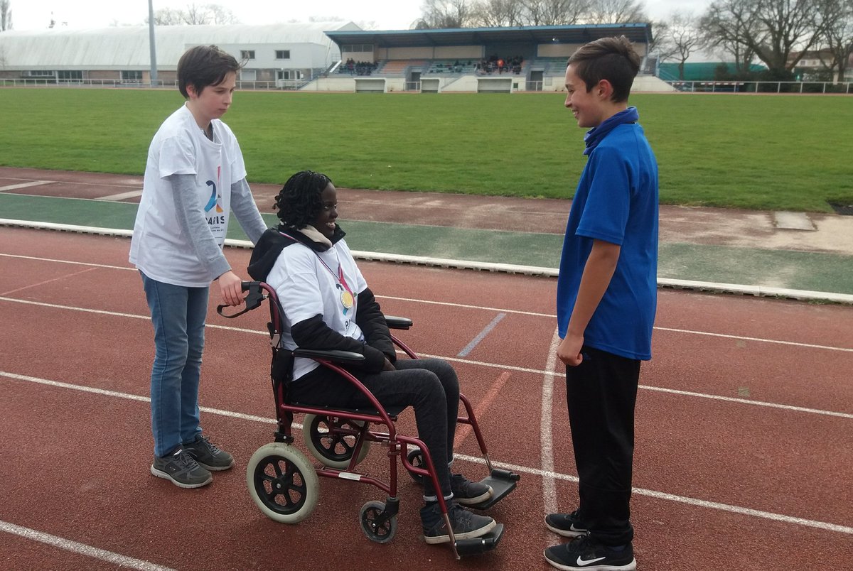 phildheu's tweet photo. Tournage court-métrage sur la non discrimination sportive ➡️ Festival du Film sportif #JOP2024  @FSGTofficiel @seinesaintdenis 
collégiens Espérance @AulnaySousBois ➡️ l'#Egalite est une évidence 
#sportpourtous #inclusion #mixite #EgaliteFH @Paris2024
#ExAequo https://t.co/tS78dc8Lt0