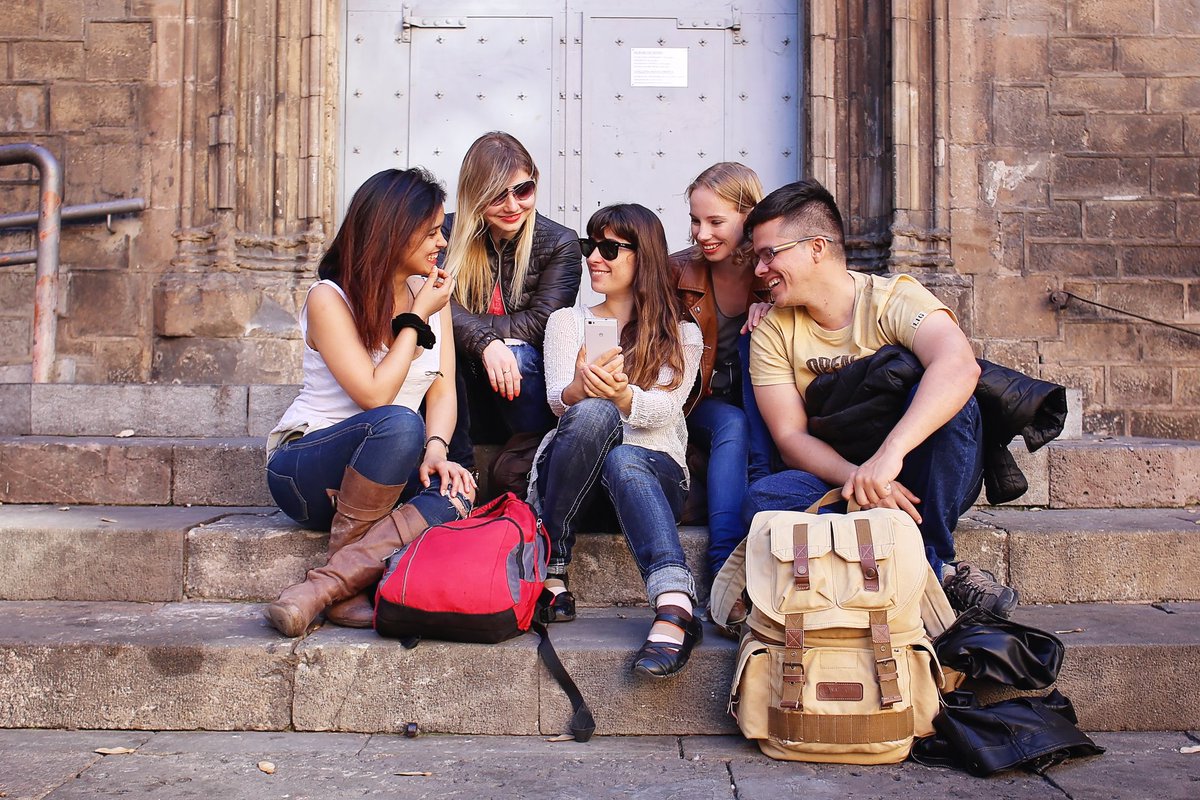 UnpuzzleB's tweet photo. Check out this brand new way to discover the city!
Play a fun interactive treasure hunt and explore Barcelona.😋 #unpuzzle #barcelona #route #fun #moments 

https://t.co/nxzwd1DMtZ https://t.co/mQEZZWShP6