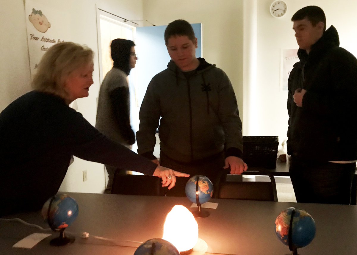 CareerTecTweets's tweet photo. Illuminating the topic of planetary placement with regards to the sun is a @CapRegionBOCES #PathwayAcademy teacher, who assisted this week a pair of @vlietschools
students with the celestial subject. #PersonalizedLearning #EmployabilitySkills #CareerExploration https://t.co/vM5j7BPVZq