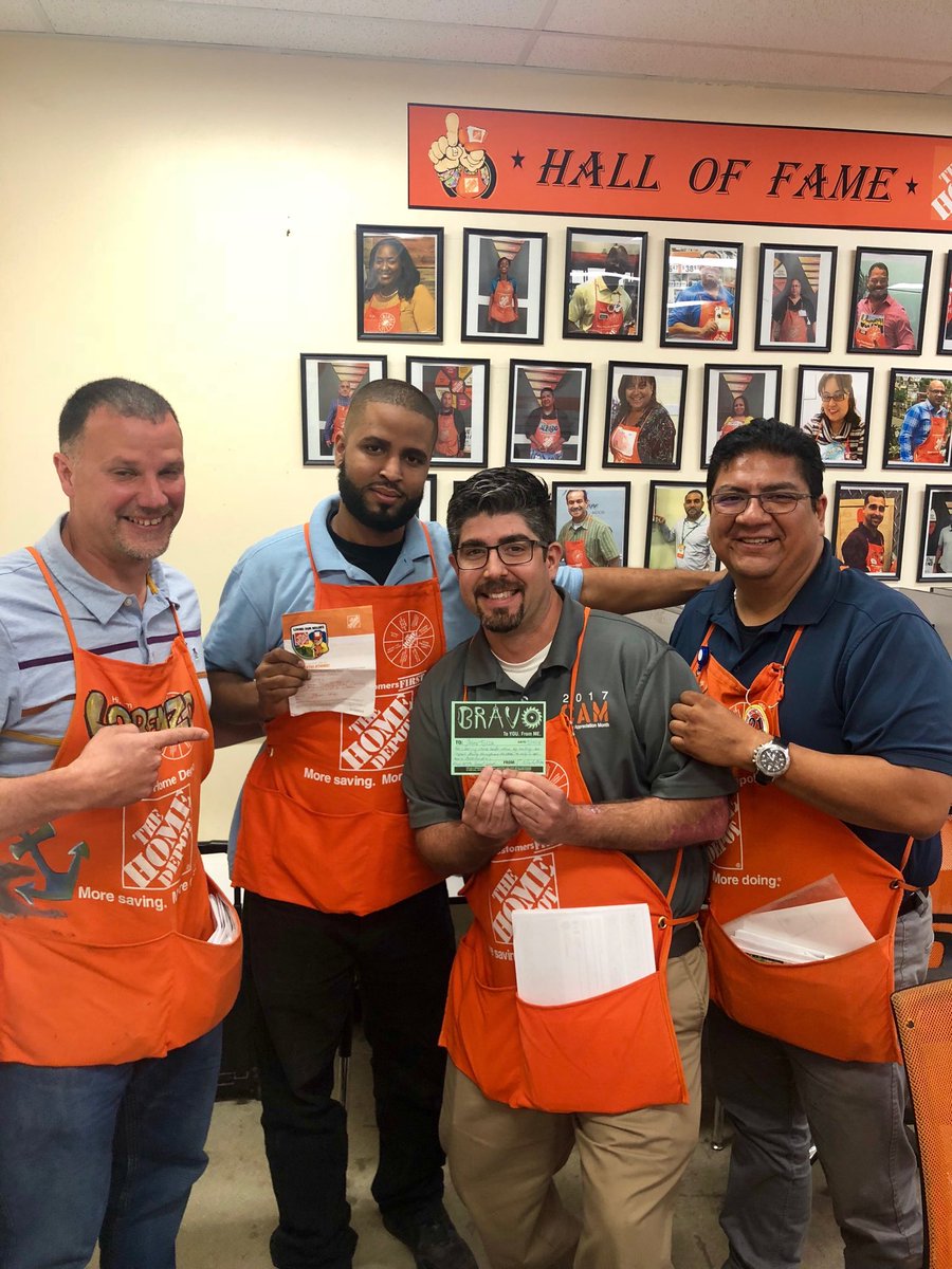 al55pos's tweet photo. Jonathan DS and Jaime Tolsa ASM being recognized for making a positive impact through out the store. Thank you for all you do for our customers and associates. @j_santos0277 @JaimeTolsa @MelindaHunter32 @DJS305 @Leyanis_277SASM @Leyanis_277SASM https://t.co/rLMg3x45eO