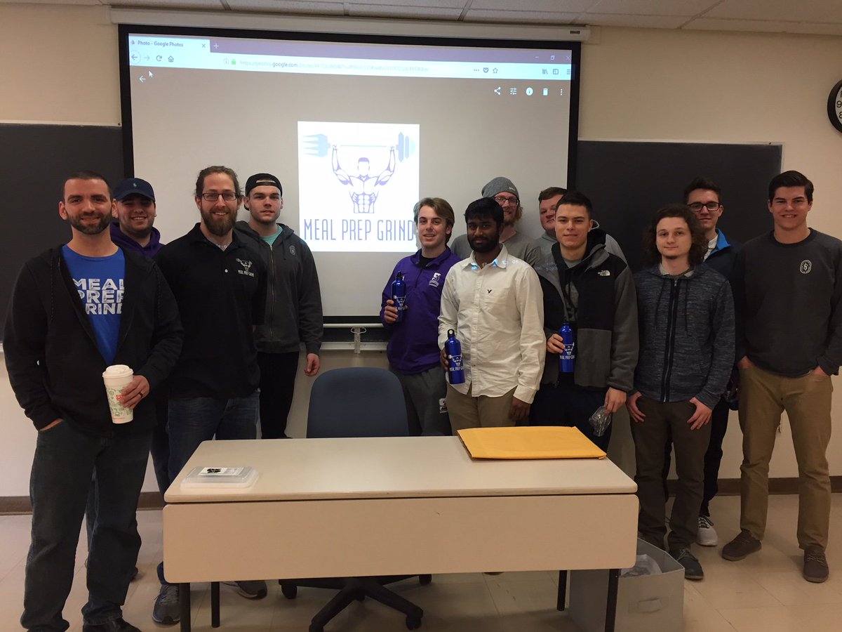 lmhall9's tweet photo. Bryan &amp; Jay of @MealPrepGrind took over my @UofS_KSOM Food Entrepreneurship &amp; Innovation class today! They shared their #smallbiz story, gave excellent advice &amp; samples! Thanks &amp; I can't wait to place an order! #mealprep #classroomtakeover (thanks @c2dev2 for the connection!) https://t.co/Qkzuyvd7qe