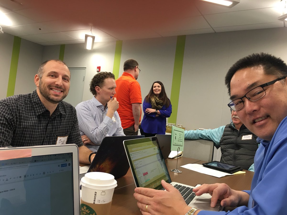 HSD_CCP's tweet photo. Revitalization Grant workshop for a HHS Biotech #Careerandcollegeready @hillchamber @hhscareer @HilhiSparts @OregonCTE https://t.co/EqFGQT2MsK