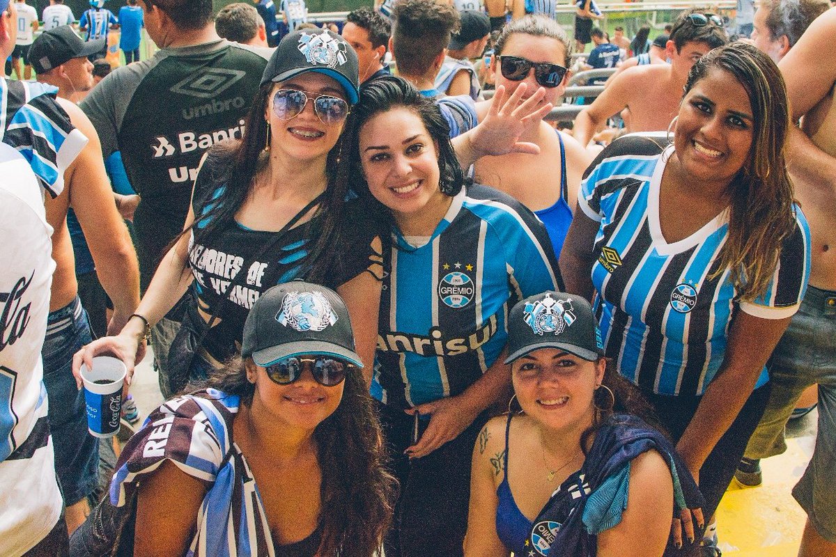 camargolidii's tweet photo. É o Grêmio! 💙🇪🇪
#DeixaElaTorcer #Grenal414 #DevolvamMeuRival https://t.co/g1LXod7K90