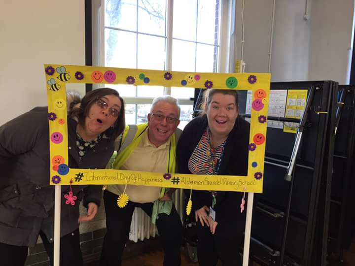 jojoajojo's tweet photo. And this was before we started work!! #InternationalDayOfHappines #AldermanSwindell https://t.co/Tzp1X8DrAG