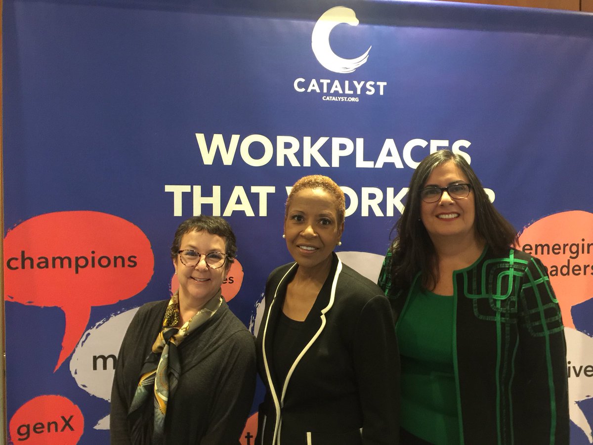 karenspiegelaz's tweet photo. Women’s Foodservice Forum represents #WFFHQ #WFFLeadTheWay #PowerOf100 #CatalystAwards2018 #WorkplacesForWomen @HattieHillWFF @crisalfer https://t.co/FoLPzNqbpR