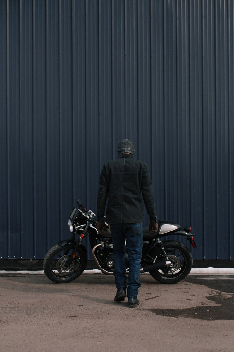 TriumphAmerica's tweet photo. CROIG have been busy with their next build, #CROIG003. They have chosen the Street Cup as the platform for their first caferacer build. They have been customizing the bike using genuine Triumph accessories while giving it a CROIG touch. Build progress coming soon! #BuiltAuthentic https://t.co/AHeqarsV0b