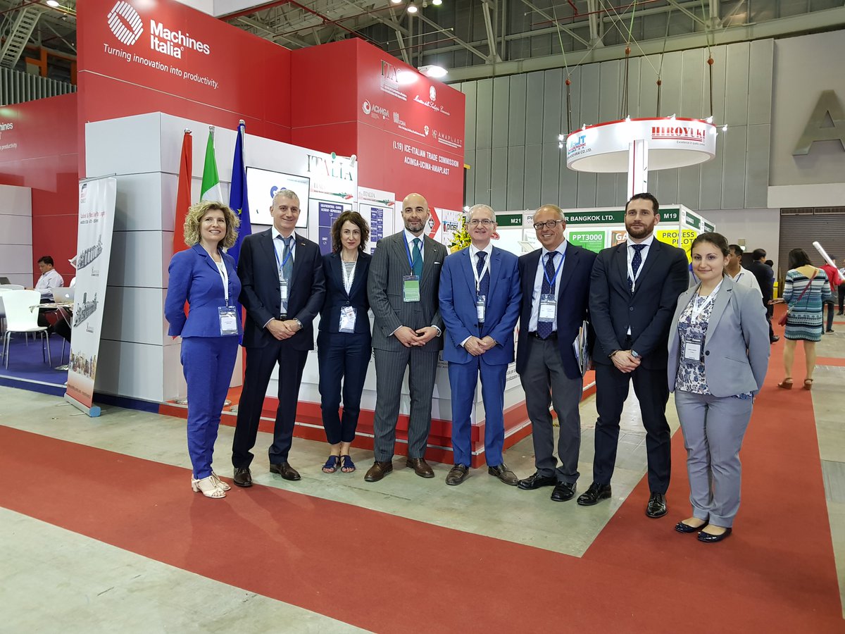 ITAHochiminh's tweet photo. First Day of #ProPak #Printech #Vietnam🇻🇳Thanks #ConsulGeneralofItaly #HCMC MrBrandi for visiting #ItalianPavilions 🇮🇹24firms with ITA #UCIMA #ACIMGA #propakvietnam2018 #packaging #foodpackaging #bottling #Machinery #PRINTING #Graphic #Converting #Paper #Industry #MadeinItaly https://t.co/SL7CtdF5Lj