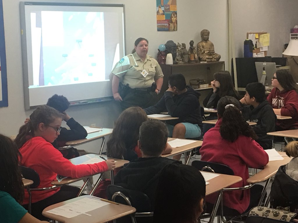 LHMSPatriots's tweet photo. LHMS Career Day 2017-2018 Real Estate, TWRA, Military, Engineer https://t.co/DIH6yEvZiW