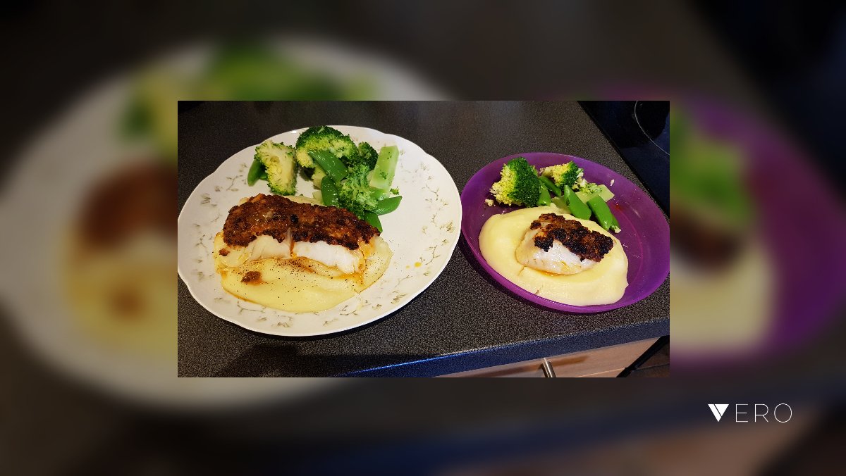 Gurtamarth's tweet photo. #dinner for #two #fatheranddaughter #tomatobaked #pollock with #mashandvegetables @VeroTrueSocial https://t.co/XUL4tgj0Aa