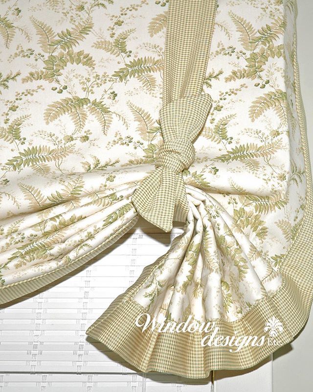 WindowDesignEtc's tweet photo. Celebrating the first day of Spring with a green fern 🌿 butterfly Roman shade valance. ...
Combining two fabric patterns in the same colors with the edges banded and tied up in the mini check. ...
The shade is stationary. For privacy and light contro… https://t.co/QMHukot1XH https://t.co/ClbxIKnrOu