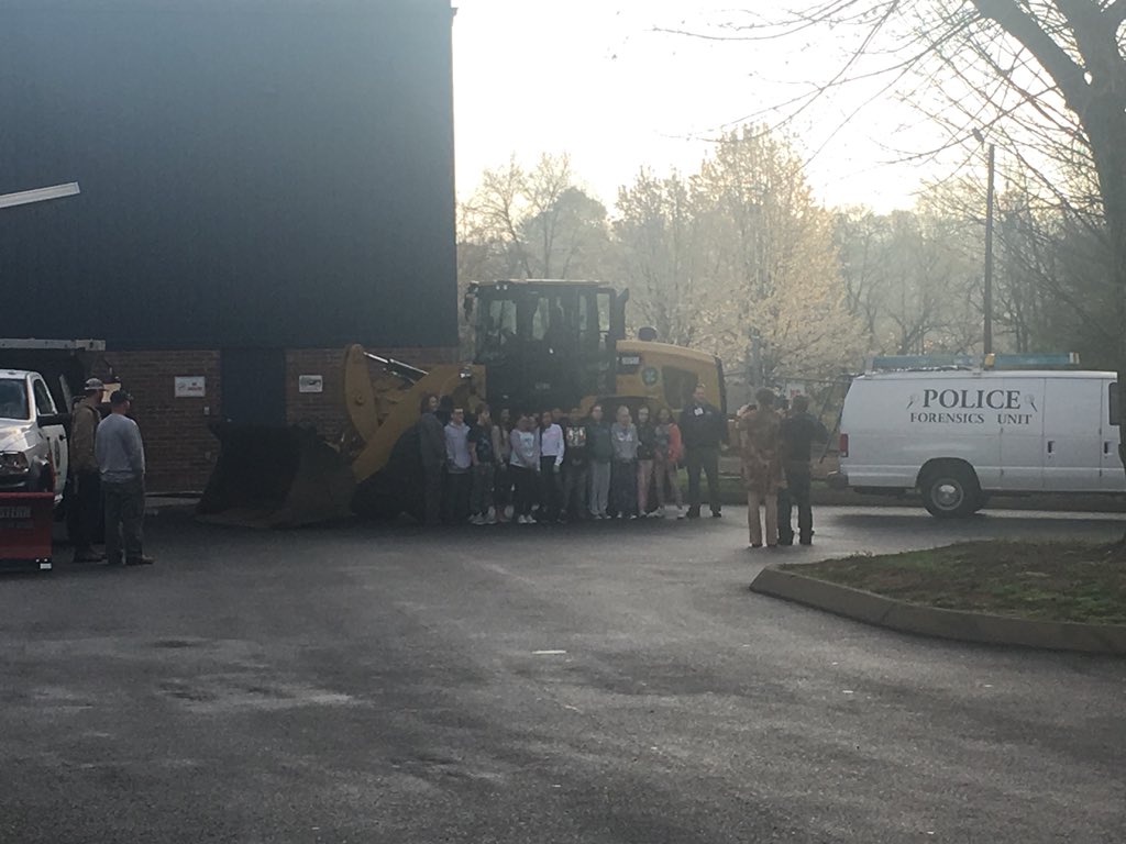 LHMSPatriots's tweet photo. LHMS Career Day 2017-2018, Parks and Rec, Public Works, Industry President, Fire Dept. https://t.co/6dpX7K25Em