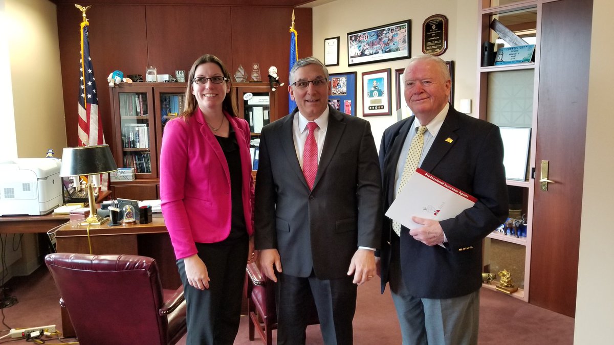 Sarah_Coli's tweet photo. Thank you to Senate Republican President Pro Tempore @SenatorFasano for taking the time to talk about continuing education credits! @PIAGovAffairs @The_CT_Group https://t.co/xlOaYfo0Eg