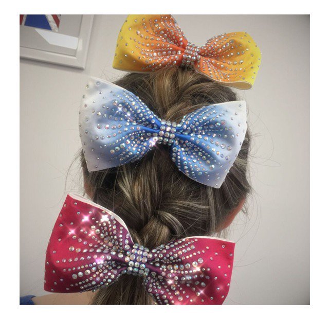 Quatrogym's tweet photo. Is there such a thing as too many bows? 😂🤣 How many bows can you fit into your hair? 😍 #bows #hairbows #competitionhair #hair https://t.co/TroyoIwRC4 https://t.co/gFj6TFByF6