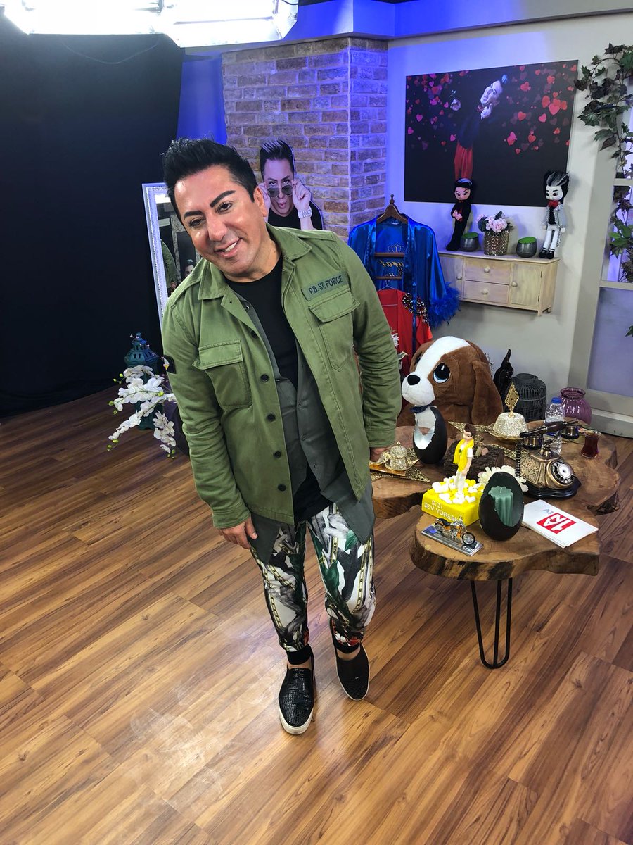1ANTV_'s tweet photo. Murat Övüç ile Murat'ın Evi 20.00 de @1ANTV_ de.. #1antv hashtag ile siz de programa katılabilirsiniz ve mesajlarınızı gönderebilirsiniz. https://t.co/oMlCqCtLZt