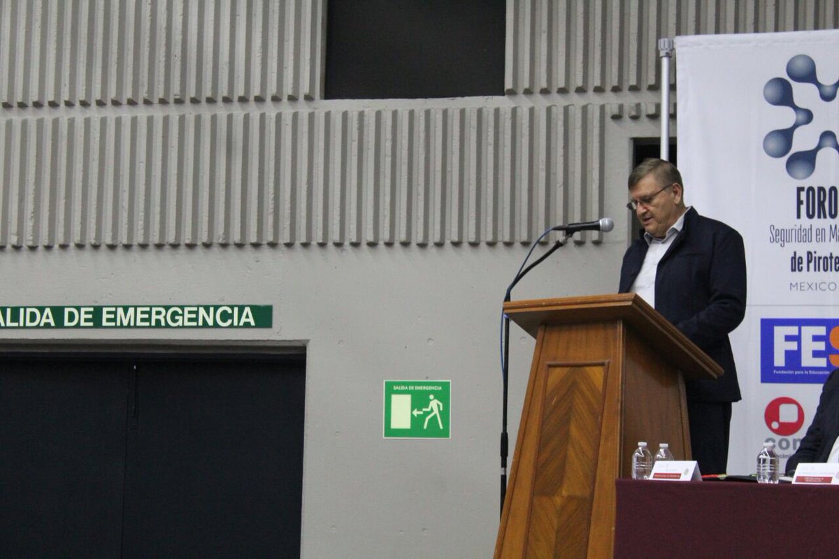 CNPC_MX's tweet photo. Participa Dr. Pablo Hernández, Presidente de la Asociación de Pirotécnicos de México #APIROMEX https://t.co/waxMLQ66dI