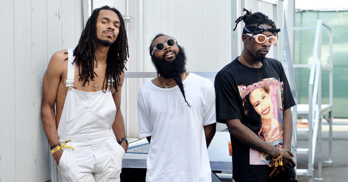 RollingStone's tweet photo. Hear Flatbush Zombies tackle mental illness and addiction on new song "U&amp;I" https://t.co/fnwS6GGWbW https://t.co/9awZIqB9RD