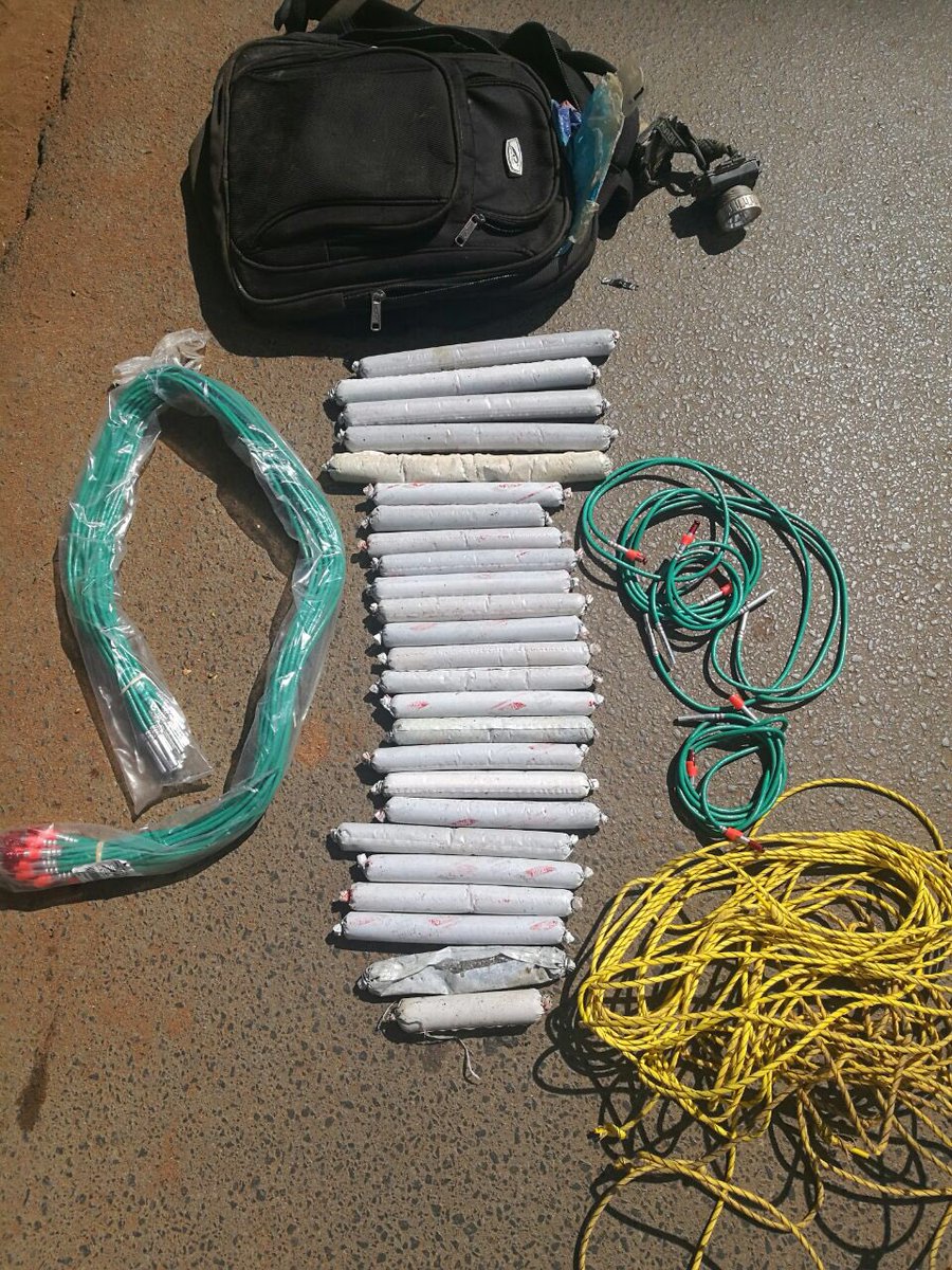 MichaelSun168's tweet image. 2 female + 1 male suspect arrested for possession of 25 dynamite sticks, detonation cord &amp;amp; dagga in a Joint Op by JMPD K9, SAPS K9 and Organised Crime Unit, Crime Intelligence &amp;amp; GP Traffic Police in Braamfischer, Soweto. All suspects behind bars at Dobsonville SAPS.