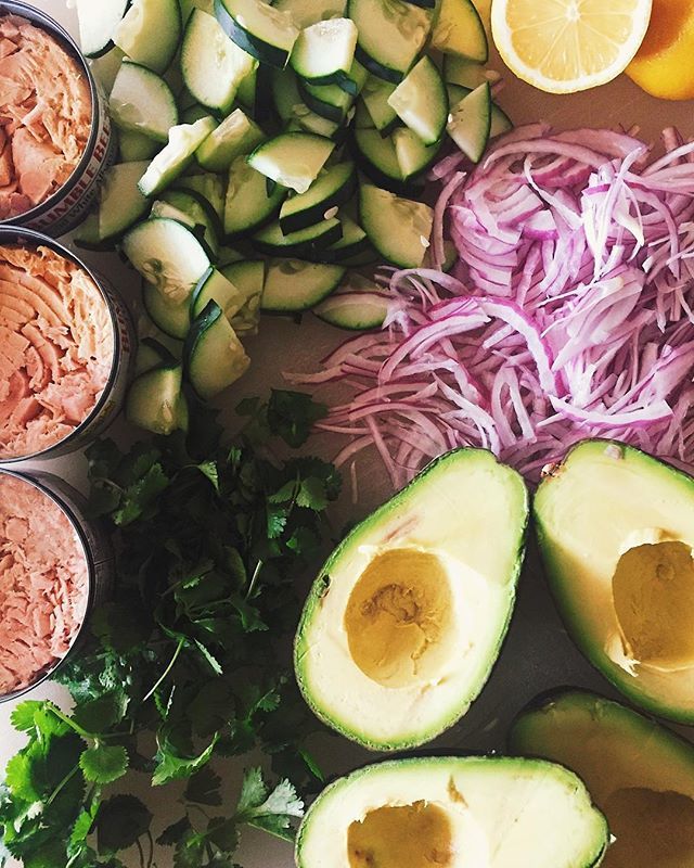 TrainProSteph's tweet image. Made some Avocado Tuna Salad for my fast break. How pretty are all those colors?
-
-
-
#keto #ketodiet #ketogenicdiet #ketoweightloss #ketogenicweightloss #ketogeniclifestyle #ketogenicfood #eatfatlosefat #myketojourney #myketolife #fasting #intermittent… ift.tt/2GJkIPz