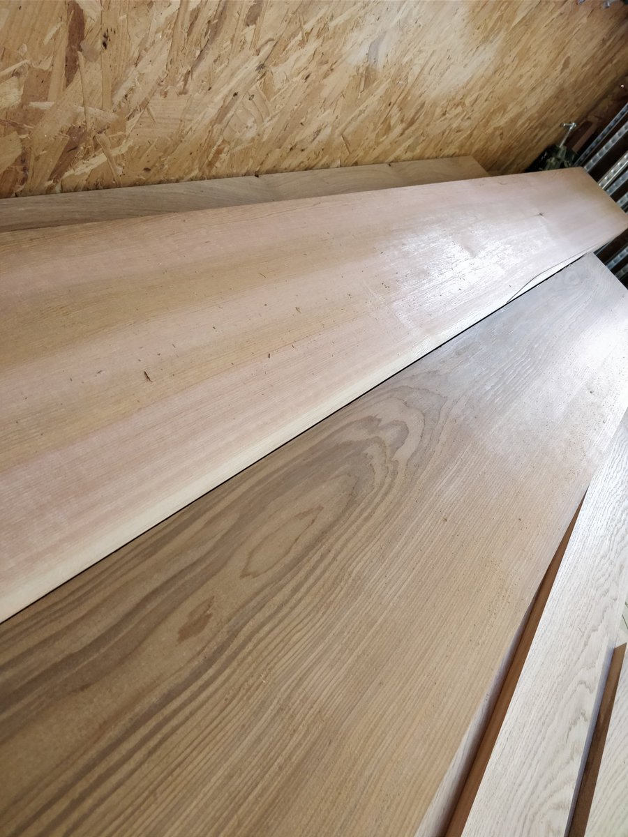 somersetlurcher's tweet photo. Really enjoying machining and discovering the colour variations in this Western Red Cedar from @TimbersourceLtd. The smell is wonderful. Bespoke Shoji screens for a Japanese inspired garden.
https://t.co/84tlBaFQSF
#bespokefurniture
#japanese
#shojiscreen https://t.co/6EcGa81gdP