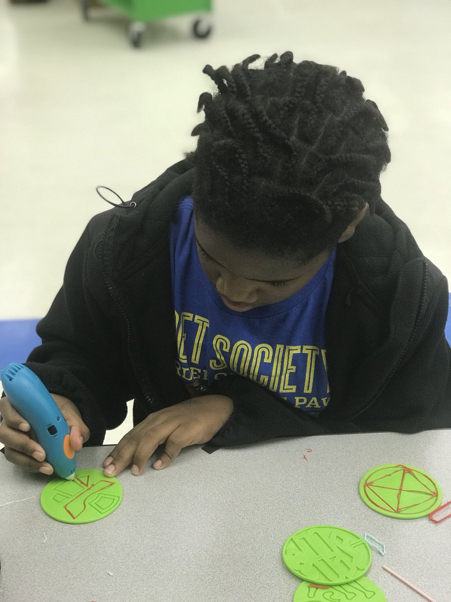 PocomokeMiddle's tweet image. No indoor recess blues here! Students learning how circuits work with @littleBits and creating 3D designs with @3Doodler pens in our school’s MakerSpace. @pmsmakerspace #stemmatters  #futurereadylibrary