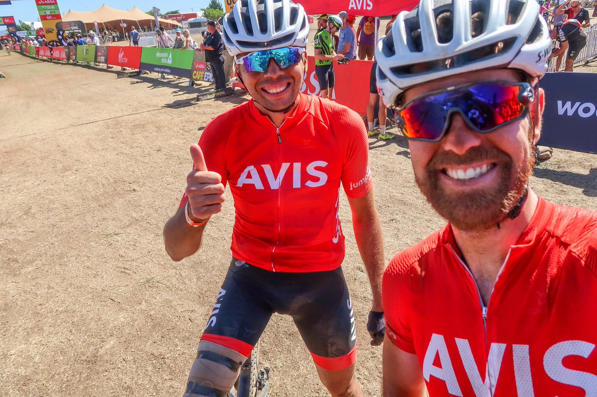 ReubenVN's tweet photo. #teamdriepoot survived Stage 2 of the @CapeEpic and even had time for a selfie #8daysofradness https://t.co/NRiLfRxTr9