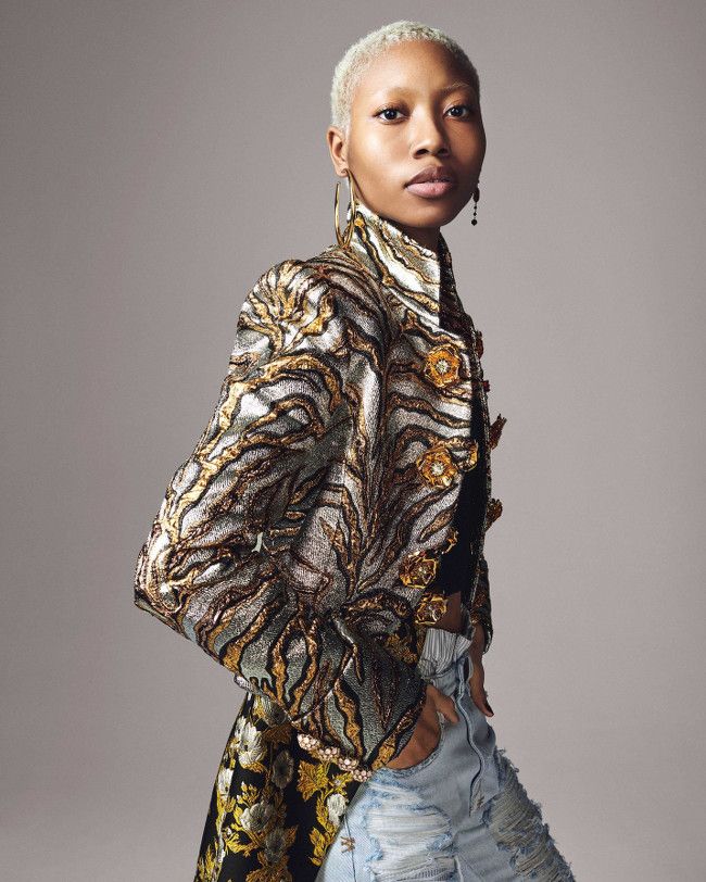 africafwl's tweet photo. #Jacketgame is strong in this one! I want!

@DominiqueBabineaux for @ElleMagazine March 2018 https://t.co/RRrWaszC3N