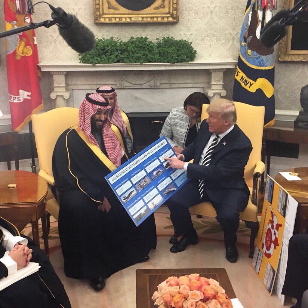 MBS20__30's tweet photo. #محمد_بن_سلمان_يلتقي_ترامب 

ترمب يطلب من الامير انه يشتري سلاح
 
ويعرض عليه كتلوج الاسلحه 

الكبير يبقى كبير 

وفي ناس حتى مسدس مويه م اعطوهم 

ارسلوا لهم 3000 بقره 

لحم��ية حقوق الاطفال بالمنطقة

😂😂😂😂😂😂😂😂😂😂😂😂😂 https://t.co/Tk5ls1g2GC