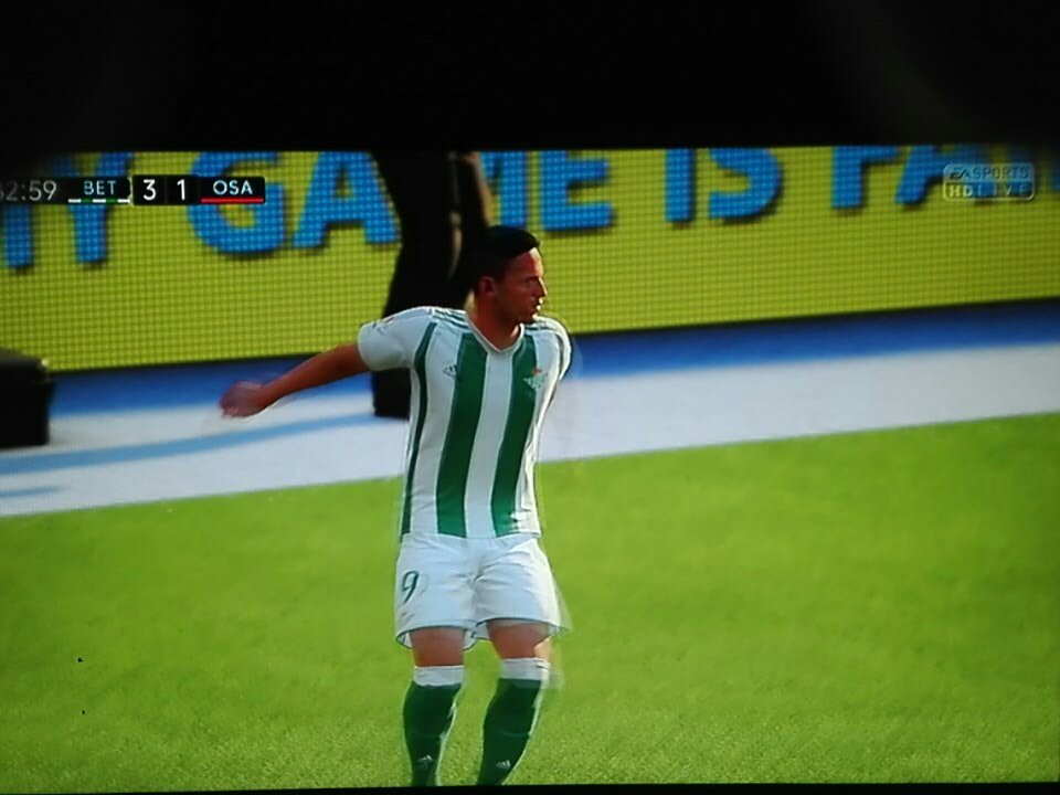Realbetisfc's tweet photo. GOOLAAZOOO DE SANABRIAA!! '84
Betis 3 osasuna 1
#hoyesdiadebetis https://t.co/gpmP1JSMDI