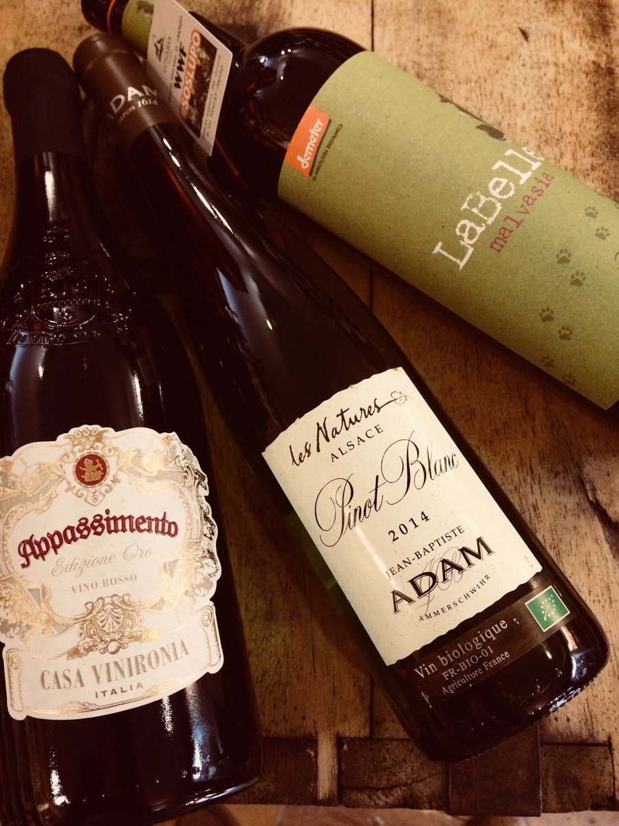 tngwine's tweet photo. Displaying brand new wines always makes us smile. Drop in to our #Hungerford tasting this Saturday to see what Simon’s 22yrs of wine trade experience has to offer you.  #HungerfordsWineMerchant @ILoveHungerford @PennyPostWB @orangekeydesign https://t.co/gcML5PBCn6