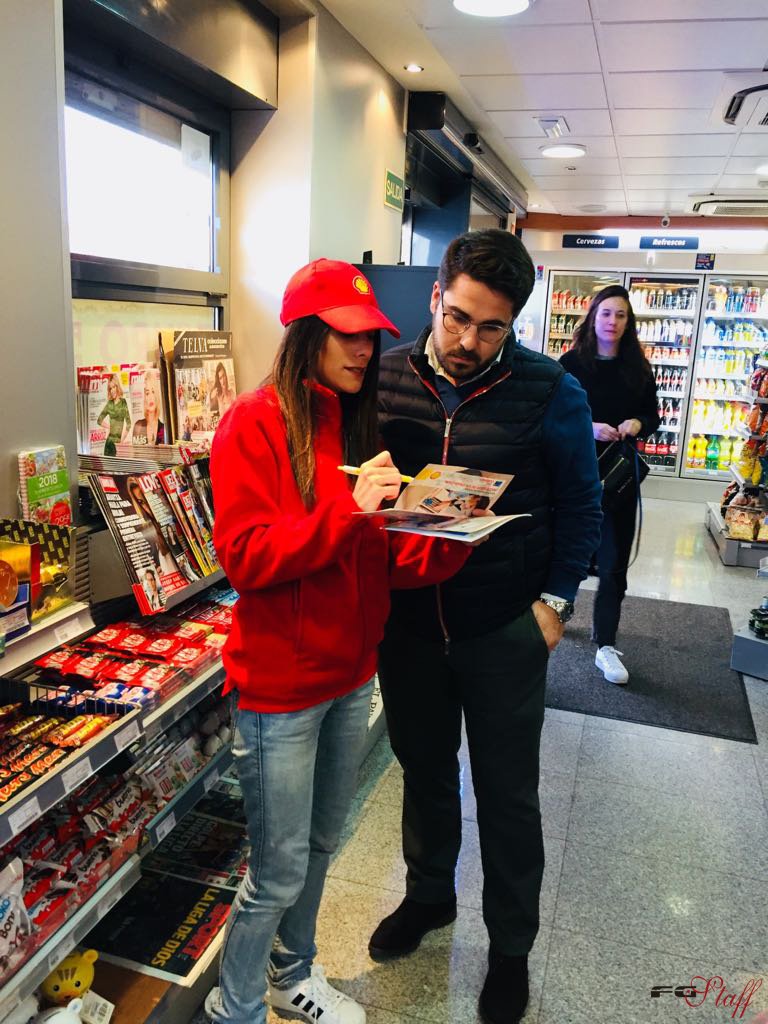 FirstGroupStaff's tweet photo. Existen muchas ventajas por pertenecer al ClubSmart de Shell... y aunque no seas del Club, ¡ahí estarán nuestras chicas para informarte! https://t.co/pxEaCI4W6t
