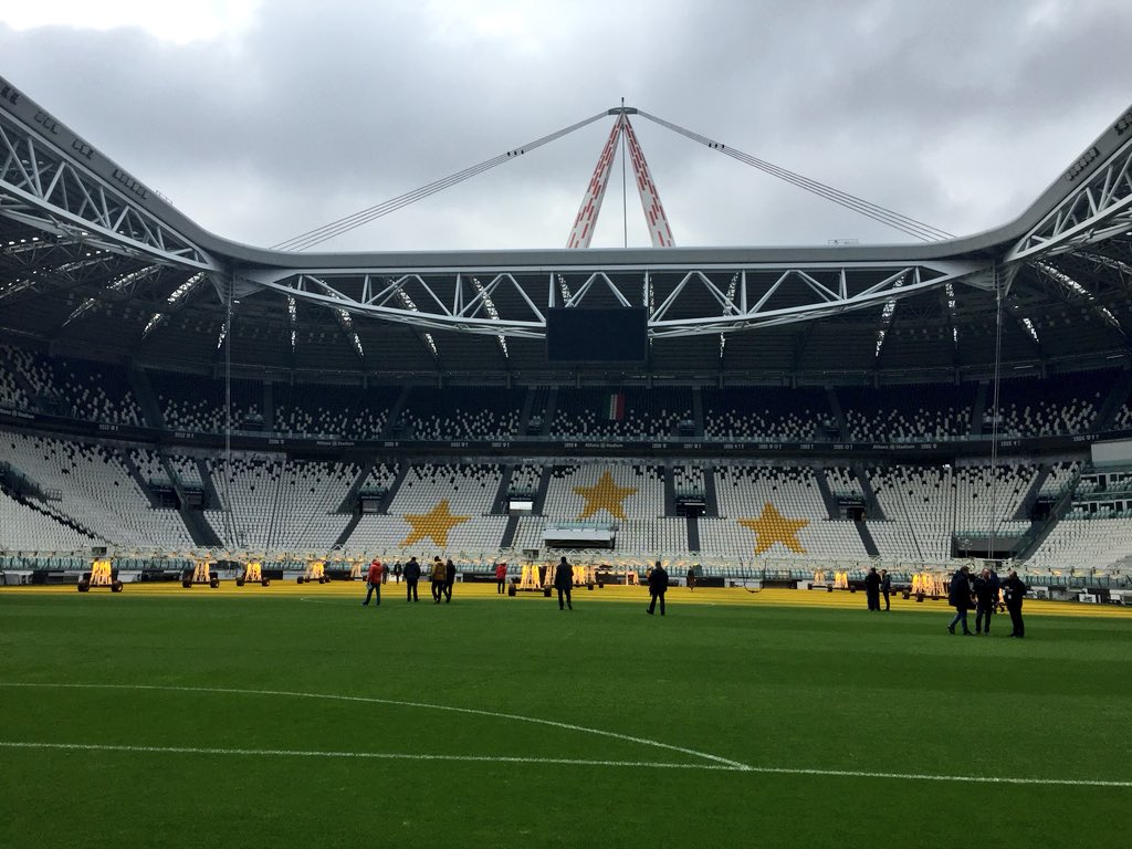 Johnnnn92's tweet photo. Informative and great first day at the SGL masterclass 2018. A visit to Juventus and A.C. Milan, Milanello training facility. Looking forward to the San Siro tomorrow. @SGLsystem #Juventus #Allianzstadium #ACMilan #Italy #SGLmasterclass2018 https://t.co/svDWuVoMJ0