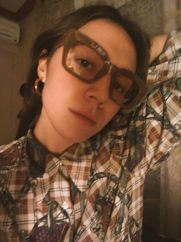 moniccca___'s tweet photo. Me he pasao de yaya #retrorealness https://t.co/rHM8HfIaoT