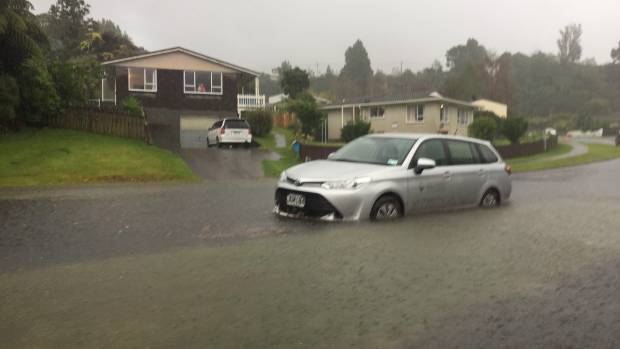 beforeUdig's tweet photo. #Damage storm #water overflow in #NewPlymouth causing man holes to pop up onto the road!  #GetPlans #KnowYourSite @beforeUdig
News here: https://t.co/HZuMtDHo7v https://t.co/XG5UvUyIQL