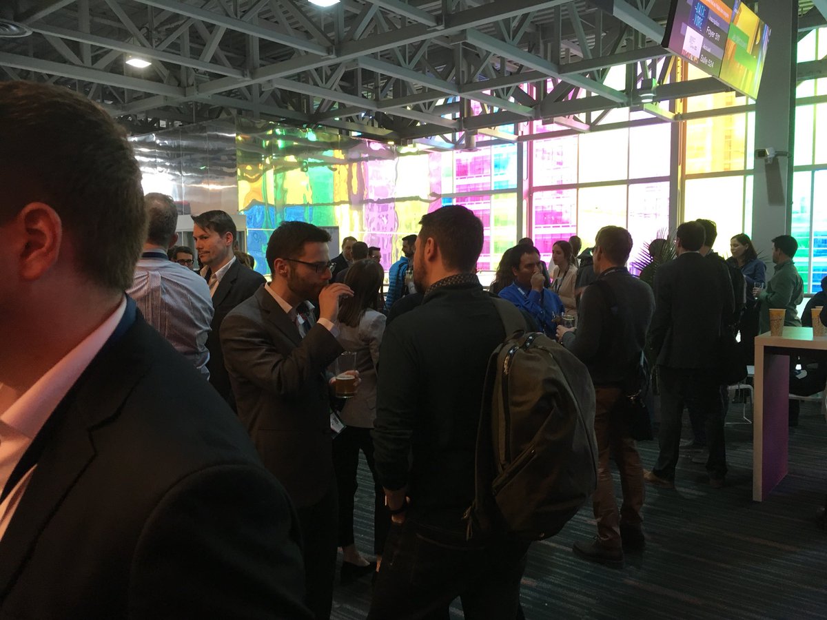 IVADO_Qc's tweet photo. IVADO est au grand rassemblement #technopolys dans le cadre de #Datavore2018. Plein de rencontres intéressantes! https://t.co/LLAvFRuqUJ