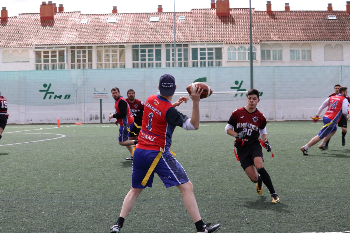 Albacete no había tenido la oportunidad de ver a su equipo de Flag Football hasta el pasado domingo. Esta vez era nuestro turno y nuestros amigos de <a href="/CILINCES/">Linces de Elche</a>, <a href="/EagleRaysAL/">Eagle Rays Almassora</a>, <a href="/valenciagiants/">Valencia Giants</a> y <a href="/IronmansVinaros/">Ironmans Vinaròs</a> vinieron a hacer lo que mejor se les da. Gracias a todos.