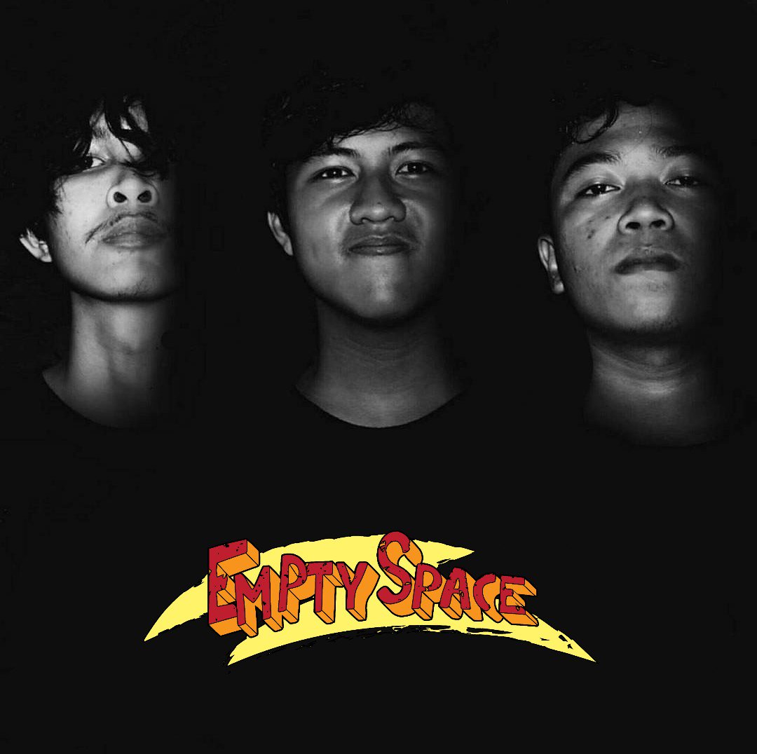 Has been active official twitter of Empty Space Ina. find our potraits on instagram.com/emptyspace_ina/ 
And youtube.com/channel/UCDwfF…

We're Indonesian poppunk since 2017.
For Business : 
☎️ +62 85855962372
📧 emptyspaceina@gmail.com