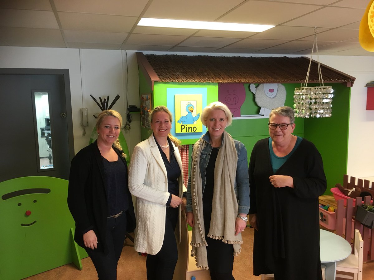 Met Tweede Kamerlid Chantal Nijkerken bij Okidoki. Goed gesprek hot items kinderopvang. Fijn dat er korte lijntjes zijn! #vvd #vvd westland