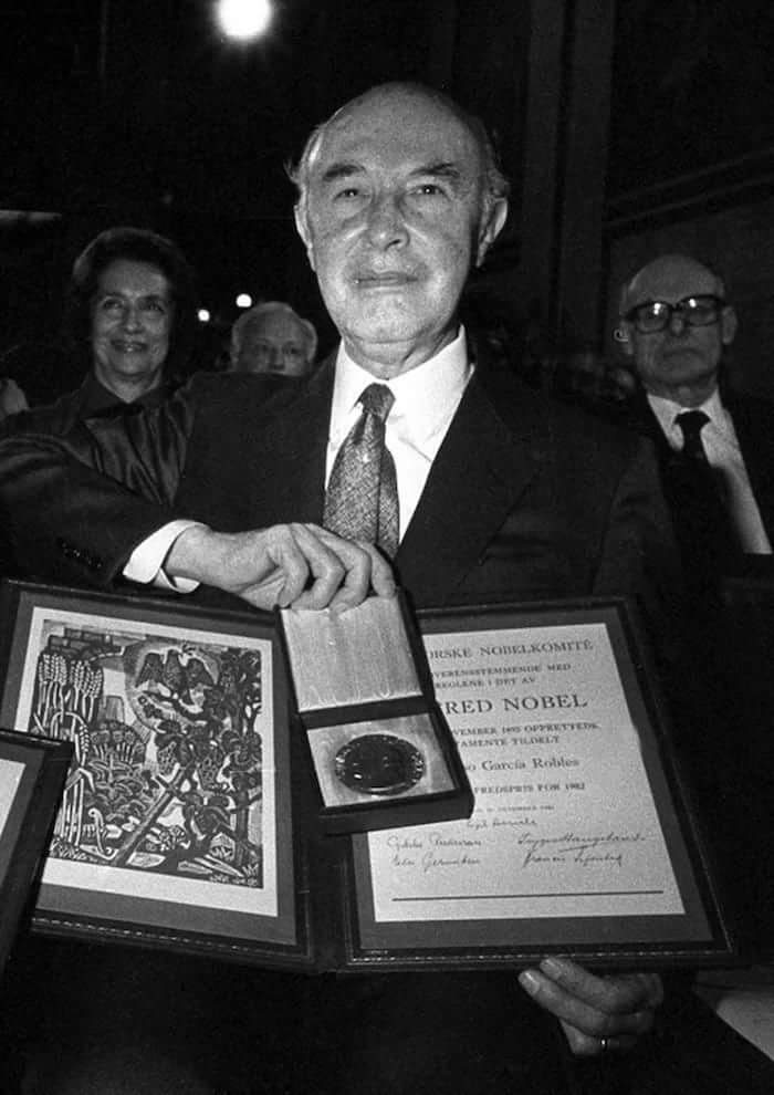 PTCampeche2018's tweet photo. Hoy conmemoramos el natalicio de Alfonso García Robles, mexicano ilustre que en 1982 recibió el Premio Nobel de la Paz por su trabajo en favor del desarme nuclear en América Latina y el mundo. https://t.co/ComtUbMmf7