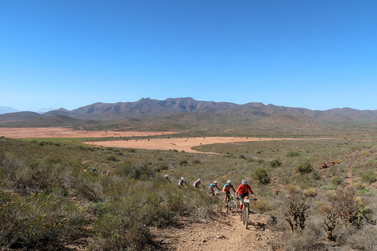 KevBenky's tweet photo. Rocks, no rolls, single-track that felt like a rock-festered sled ride and 4,263,927 short steep climbs that all seemed to provide endless Mountain views. A good day of playing bikes!
#WYMTM #teamdriepoot #8daysofradness #anepicholiday #foreverclimbing #justmatesridingbikes https://t.co/qkiGJuZ171