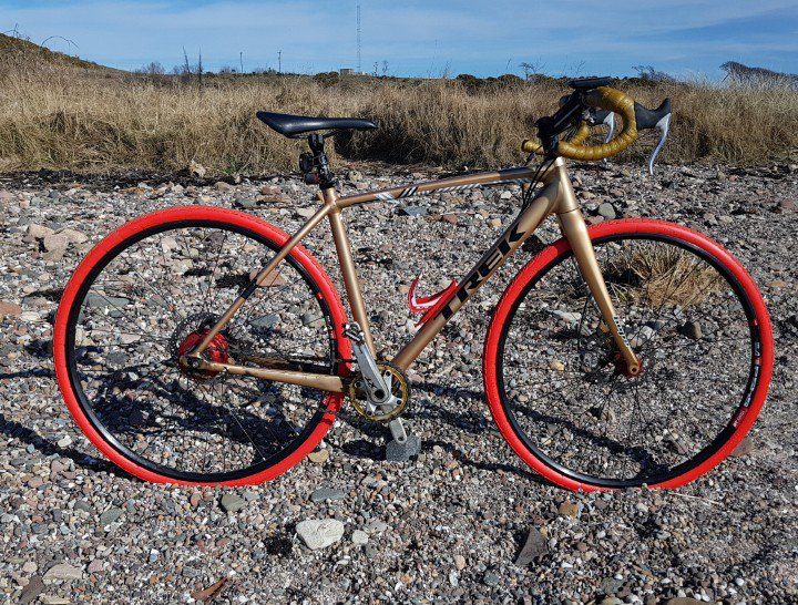 VonSchiehallion's tweet photo. The #LCFN machine has had a makeover. It always was a bit of a looker, but now, with solid tyres, it's a stunner. When people ask, I tell them "it's a kids' cancer awareness machine" #GoGold https://t.co/29c53q7fCe