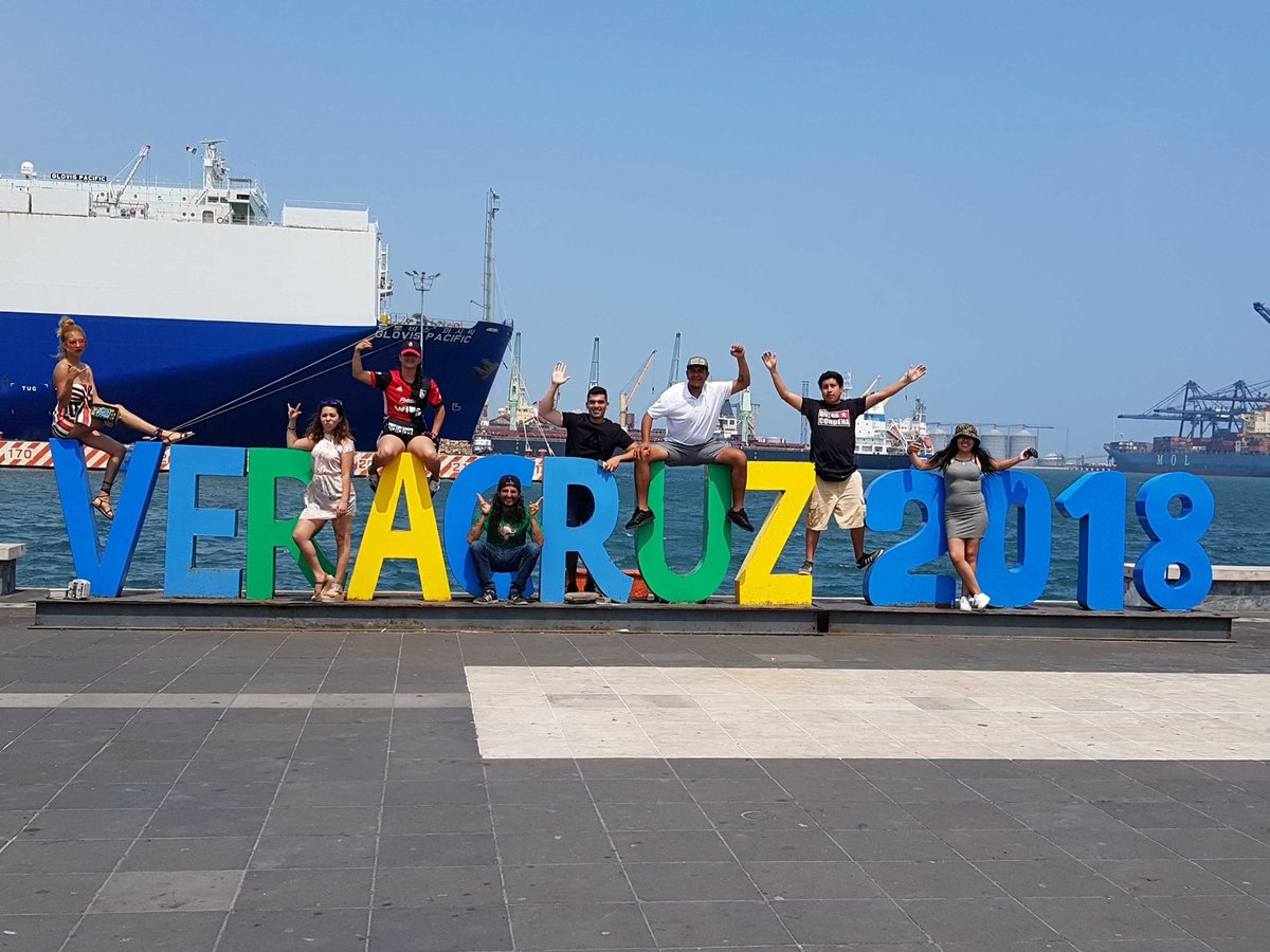 lluviaacidaa's tweet photo. Que bello Veracruz🖤✈
#acidTours https://t.co/LktXVm3YvR